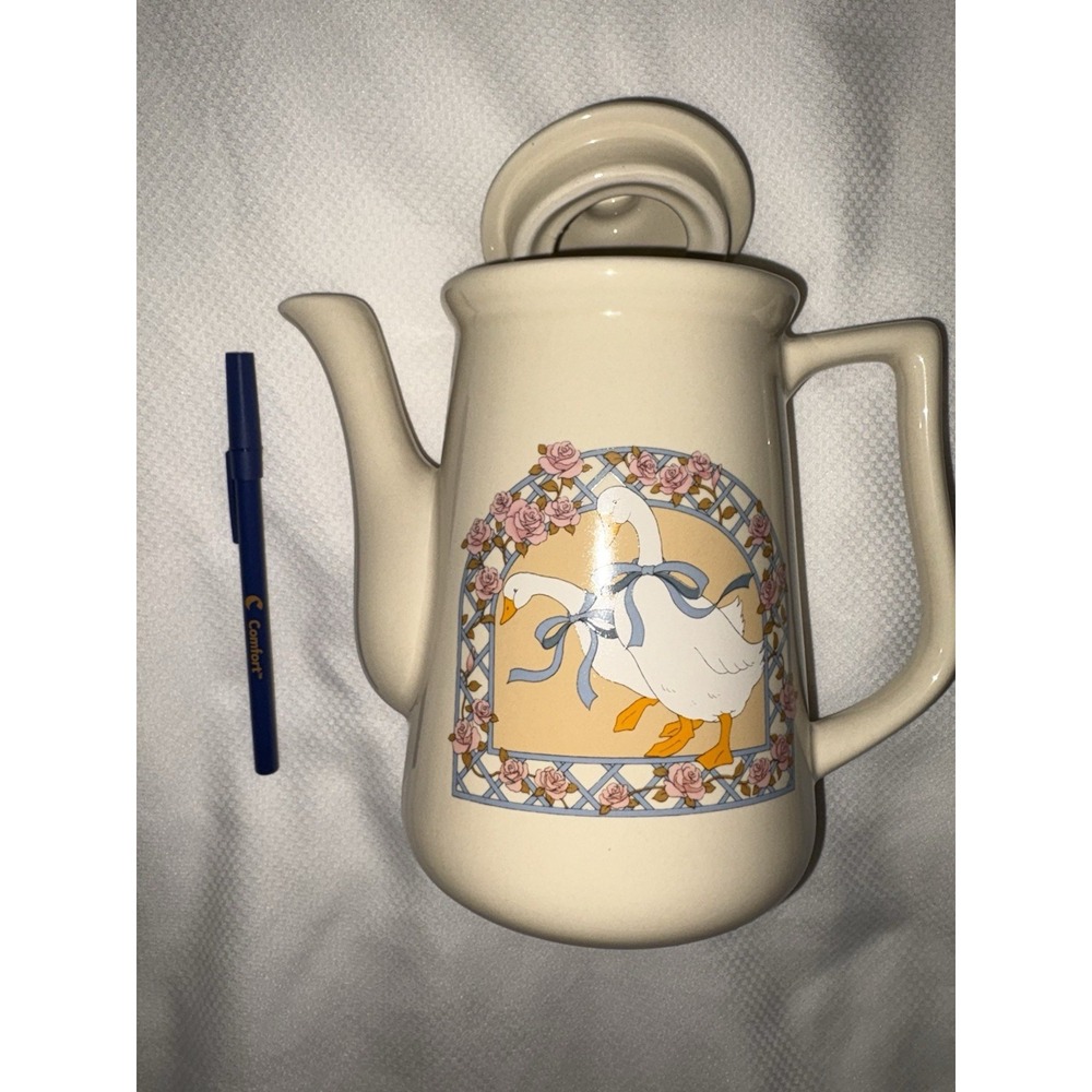 Vintage International China Marmalade Tea Or coffee Pot With Lid Goose Cottage